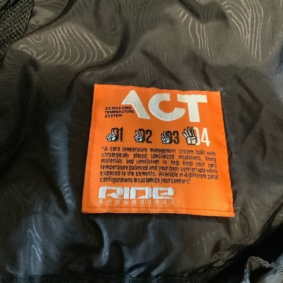 Ride Snowboard Jacket. Size L - Picture 6 of 15